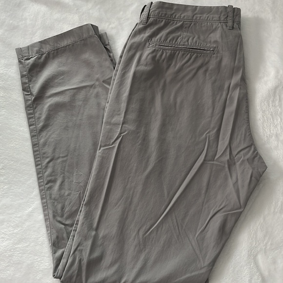 Jcrew, super light weight pants. Color:Light grey. Size: 34x34 - Picture 6 of 6